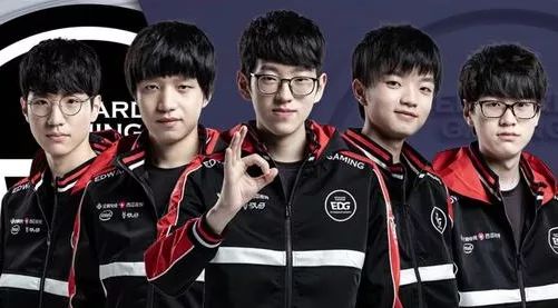 们在攻防两 们在攻防两