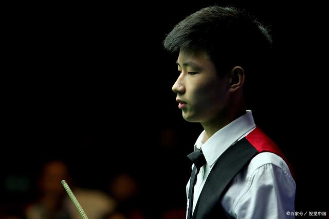 场上暴露出 场上暴露出